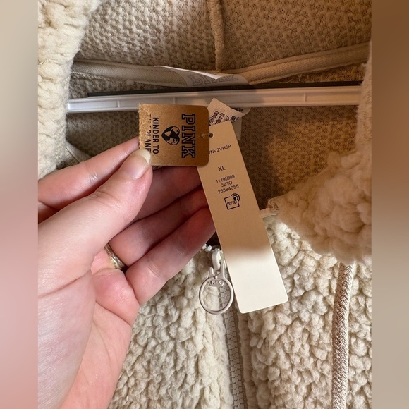 Pink (Victoria’s secret) Sherpa Pullover Super Soft NWT Oversized XL 🐑🤍 0327 - Picture 2 of 9